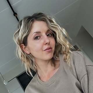 Jeva Skarlet