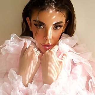‎MaryaM Ahrari‎