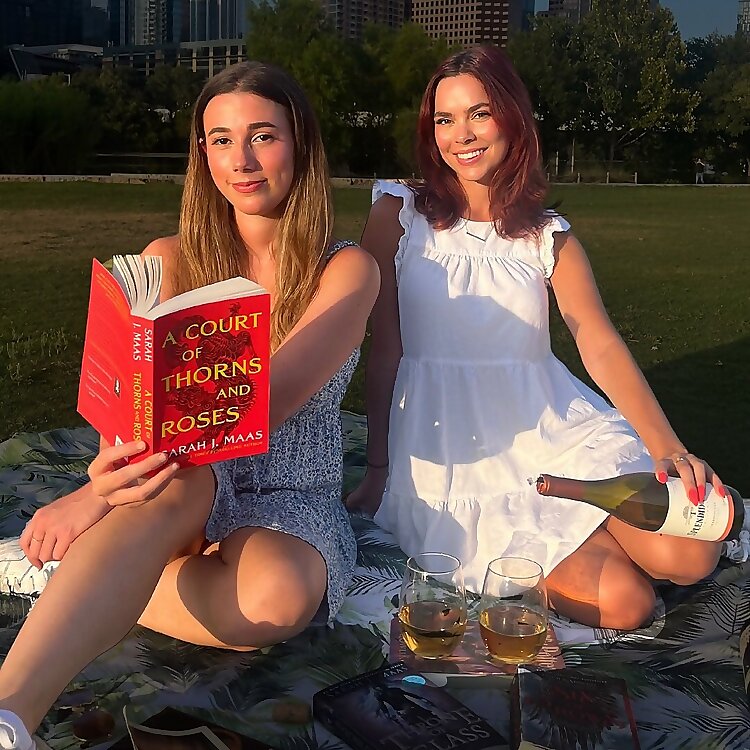  Mia & Karly