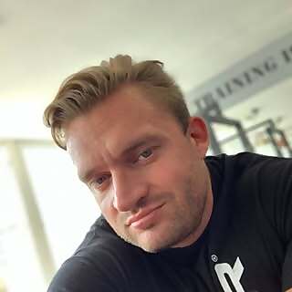 Daniel Varga