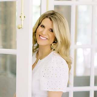 Lindsey Regan Thorne