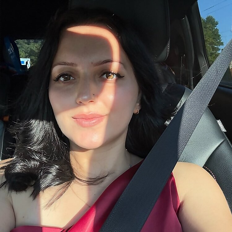 Esra Elevli