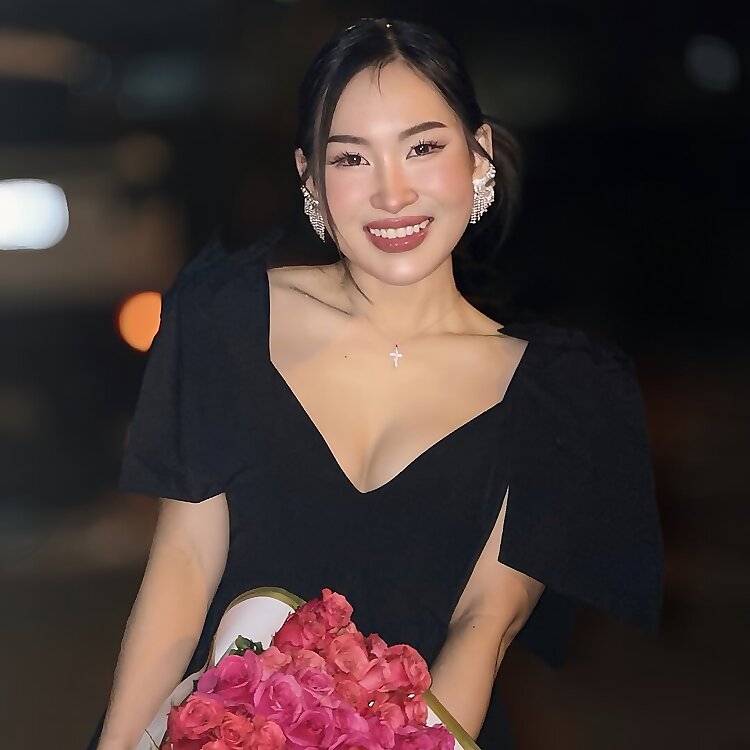 Dina S. Vang