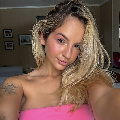 Mari Oliveira