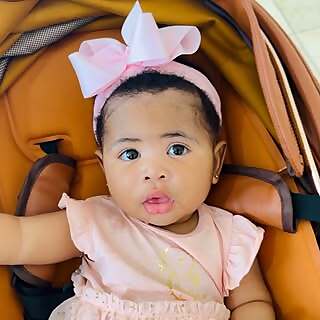 Bahumi Bontle