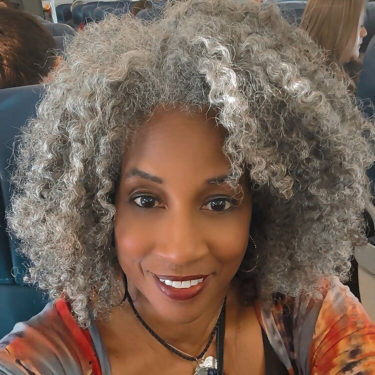 Lynnis Vibrant