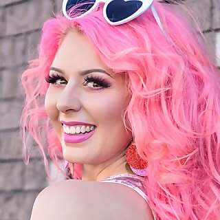 Annalee Belle