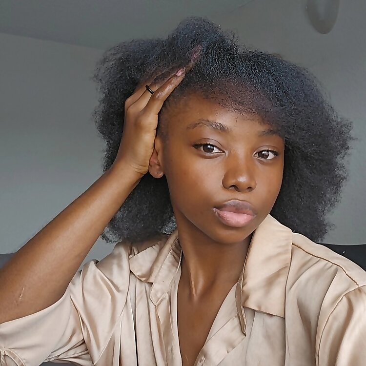 Kely Mbela