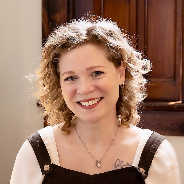 Amy Hartl
