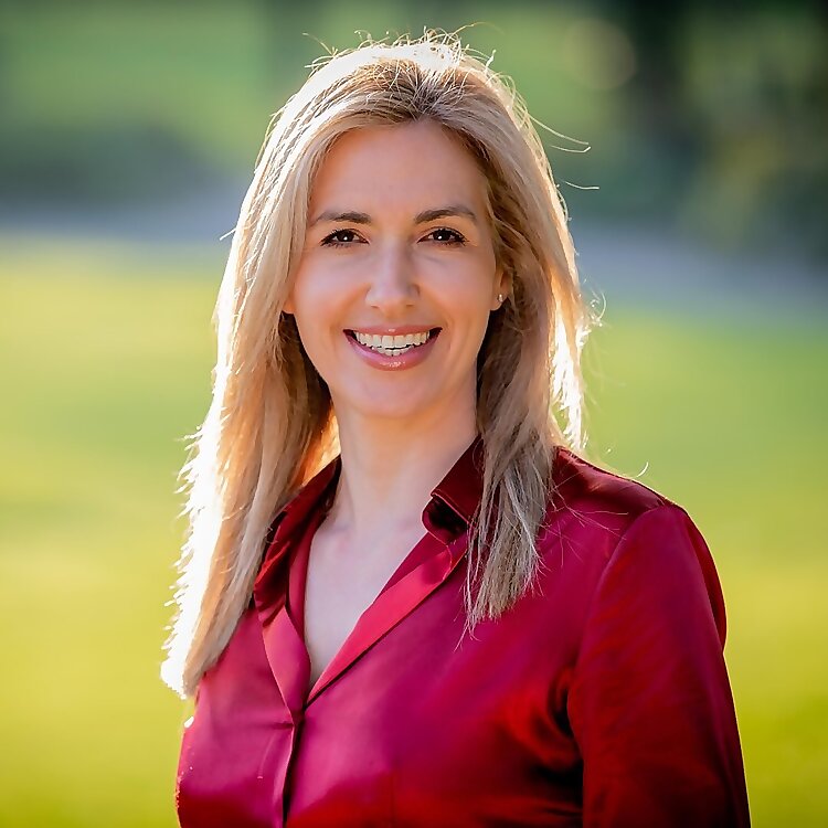 Laura Dowling