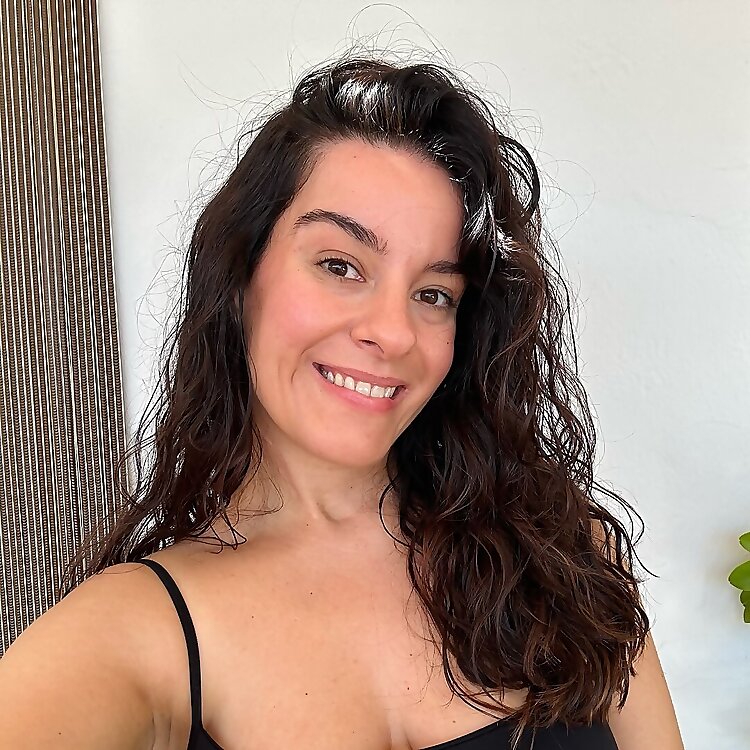 Manuela Amores