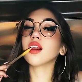 Tomie Tang 