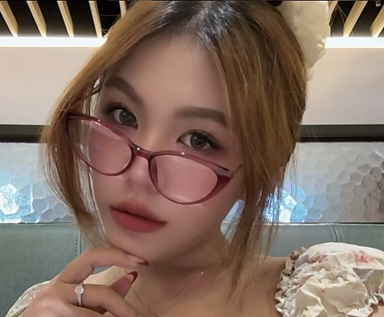 Sunie Bae 