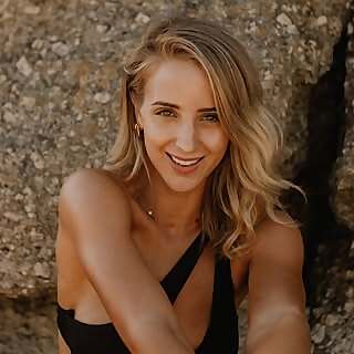 Juli Kleinhans