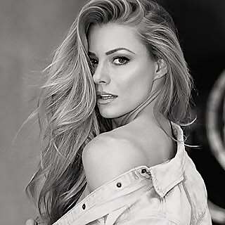 Nikki Leigh