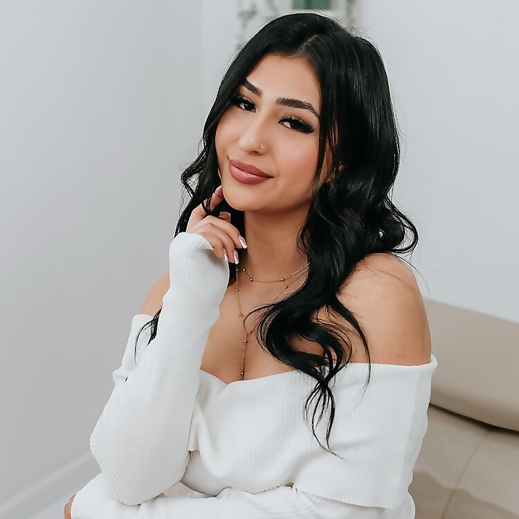 Sophia Posada  