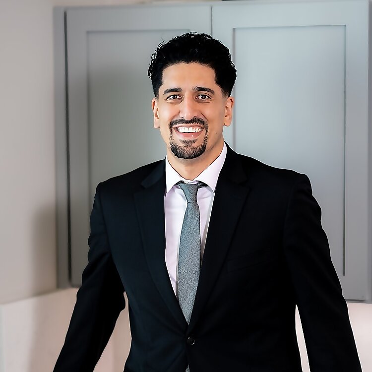  Michael Azzam 