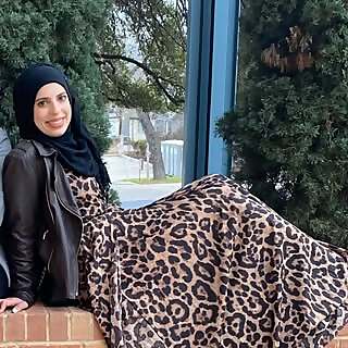 Zeinab Kachmar Zahid