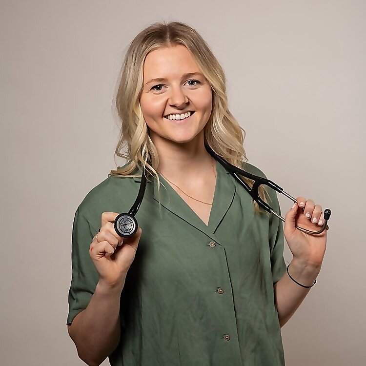 Dr. Taylor Thurston