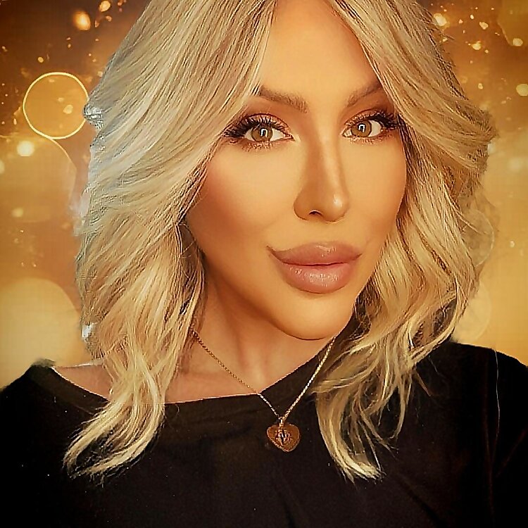 Farrah Mills
