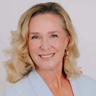 Julie Findlay