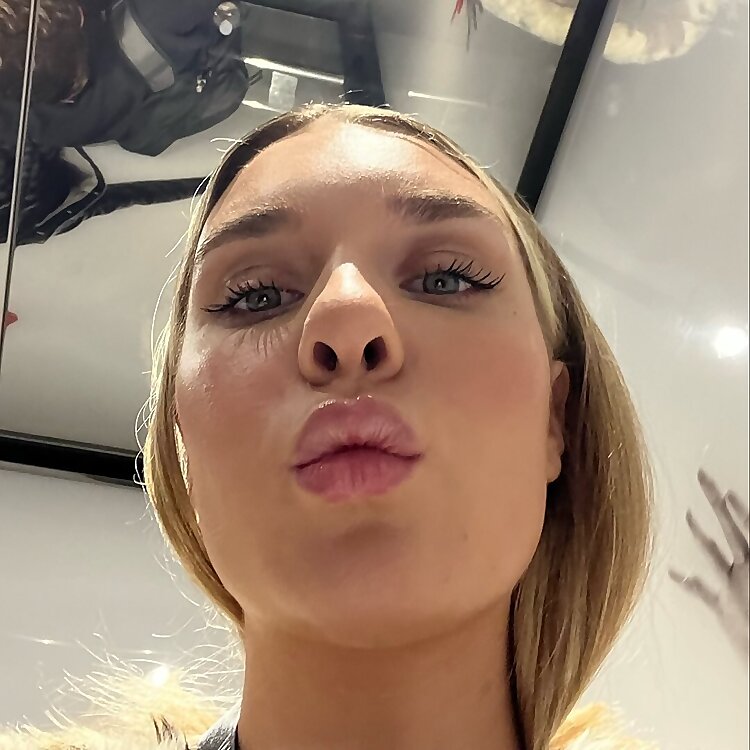 Gabbie Carter