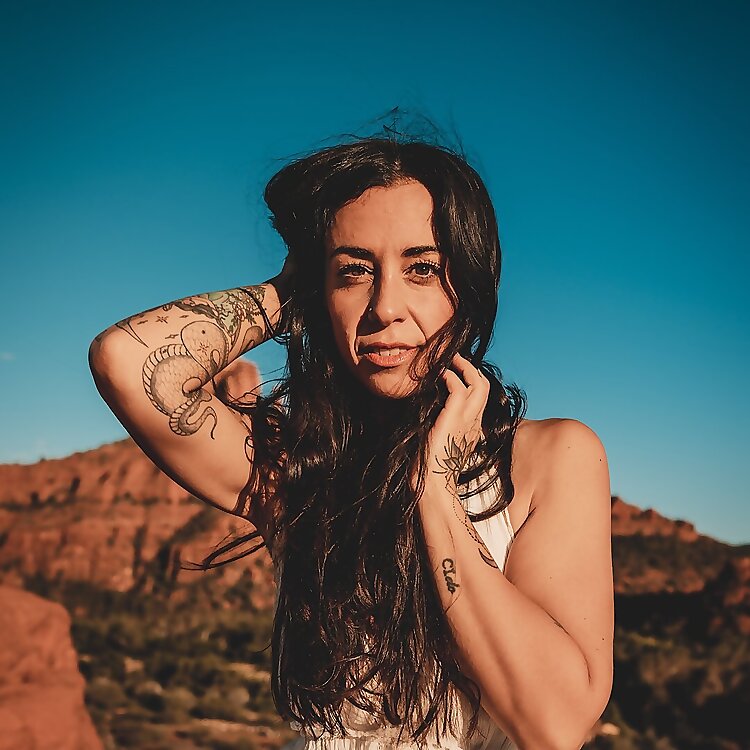 Lauren Eliz 