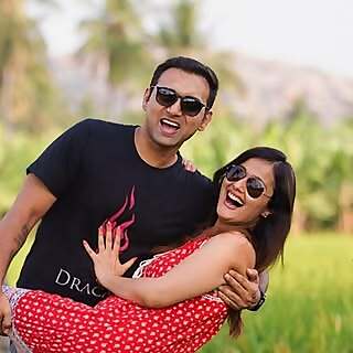 Esha Dhingra & Anup Ratnaparkhi