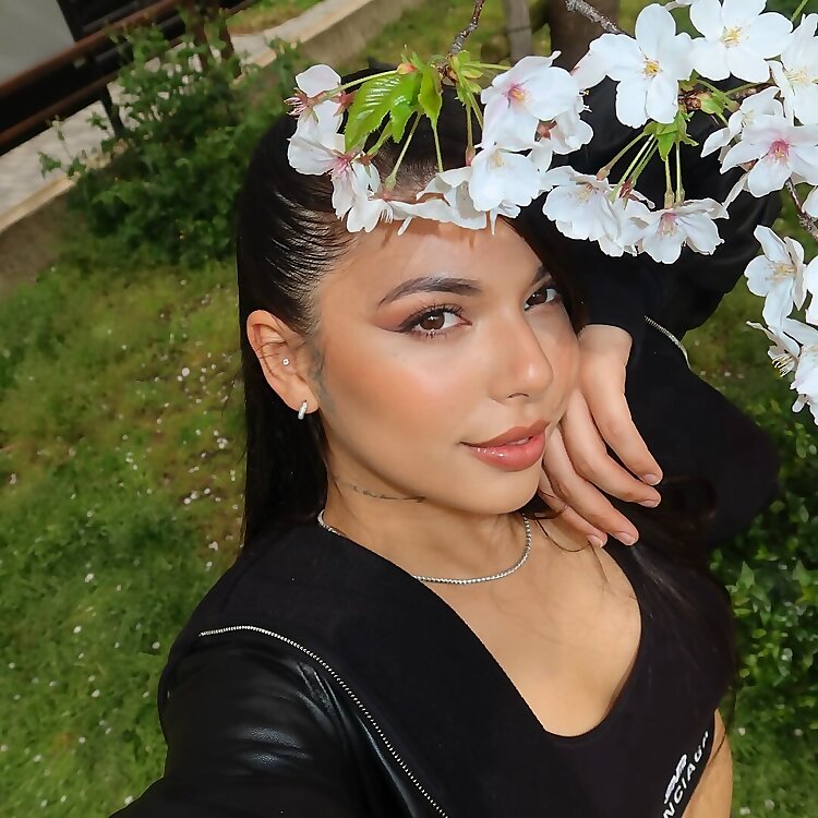 Gina Valentina 