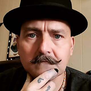 Jonathan Riley