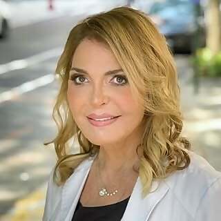 Dr Suzanne Levine