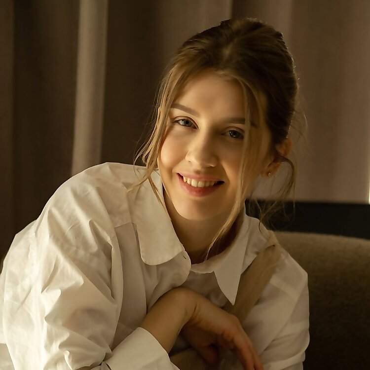 Alena Mira