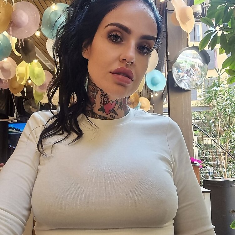 Manola Tenti