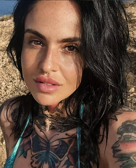 Manola Tenti