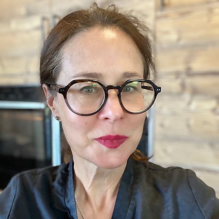 Lisa Davies 