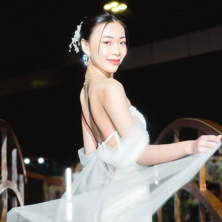 Mavis Zhang