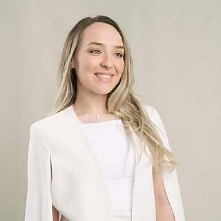 Dr. Cristina B. Adrián Rivera