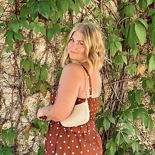 Aimee Leigh