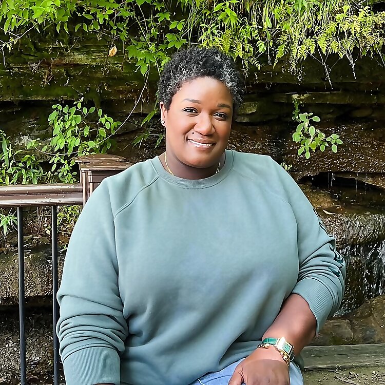 Dee Davis