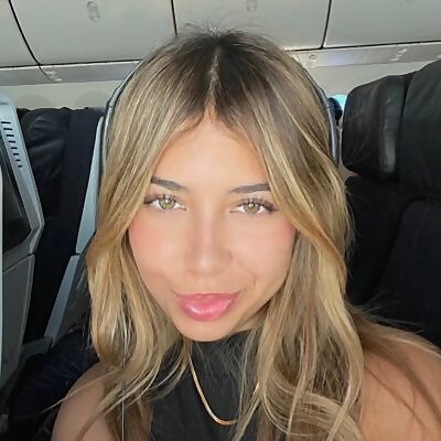 Mariel Lang Saez 