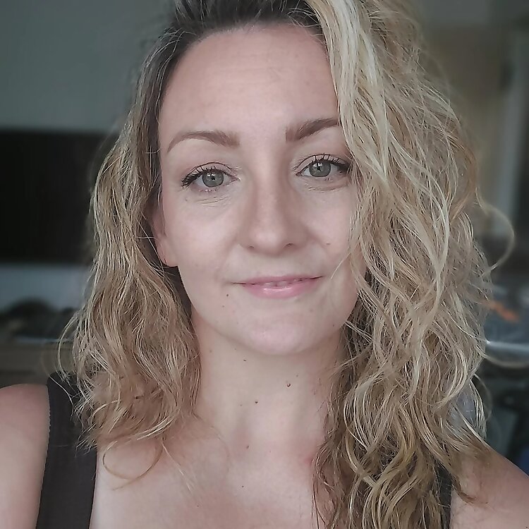 Laura Stephen