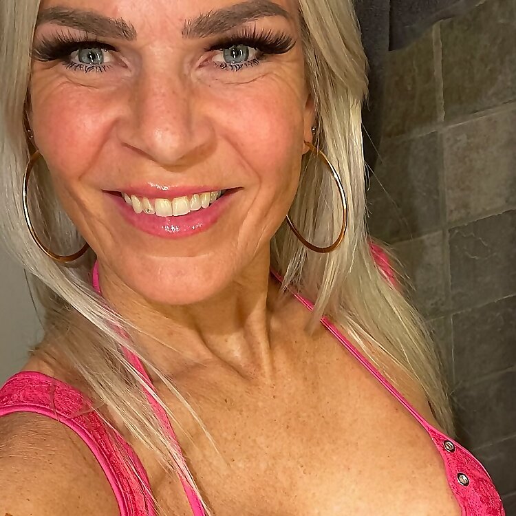 Dee Dee Daniels