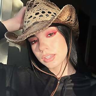 Elizabeth Ponteee