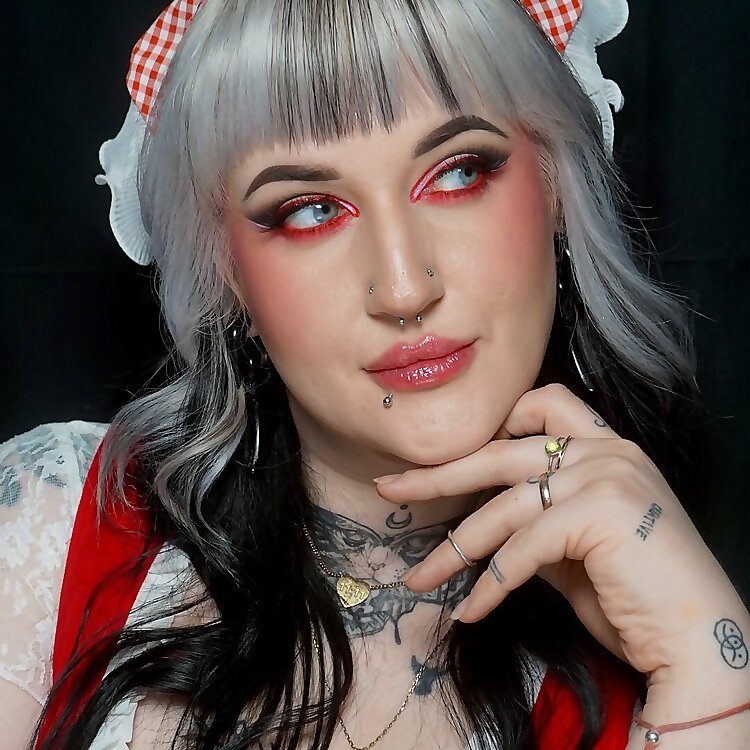 Veronika Veva Smilka Safarikova