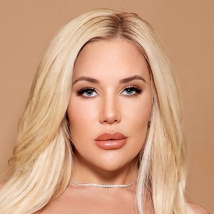 Savannah Bond