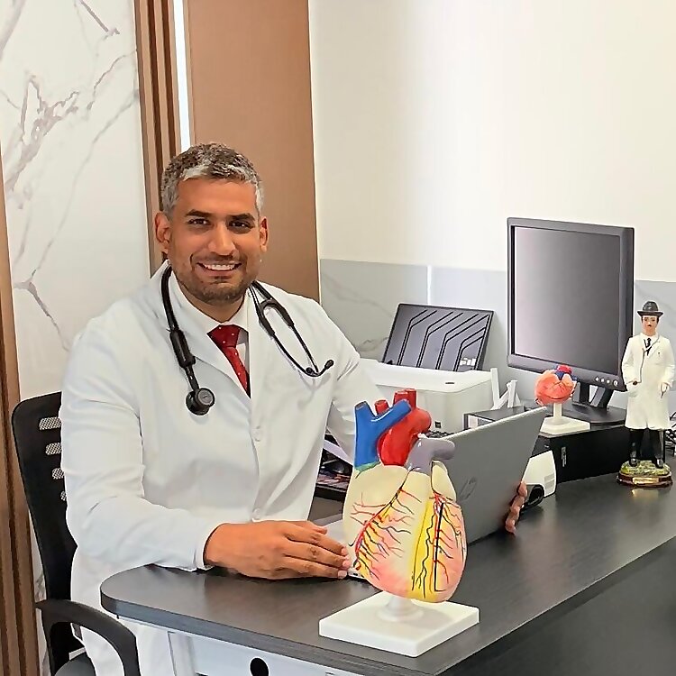 Dr. Elías Urbáez