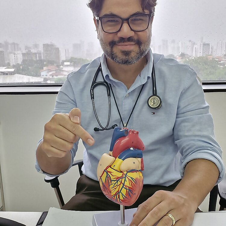 Dr. Leandro Serafim