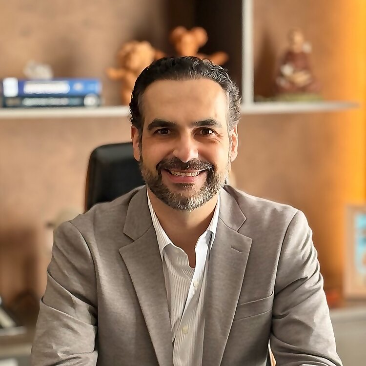 Dr. Elzo Mattar