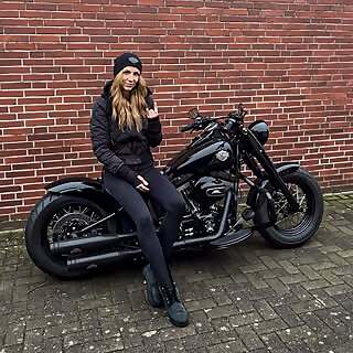 Nicole SoftailSlim