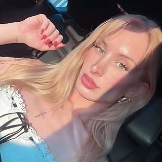 Daisy Stone